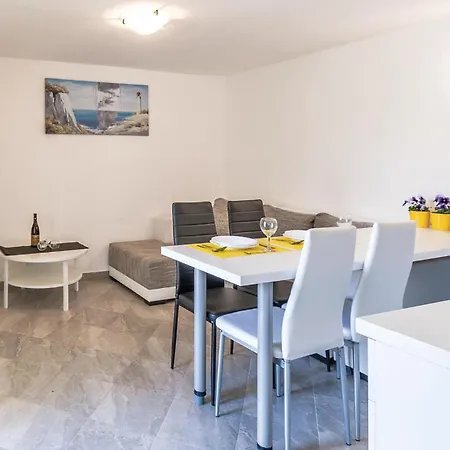 1 Bedroom Awesome In