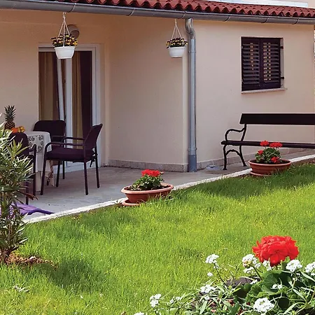 1 Bedroom Awesome In Appartement Pula