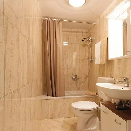 1 Bedroom Awesome In * Pola